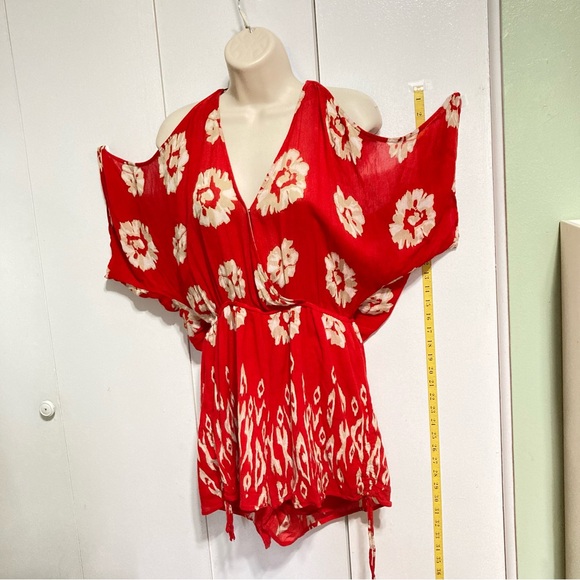BAND Of GYPIES Floral Red Beige White  Romper Cold Shoulder Shorts Medium - Picture 6 of 15